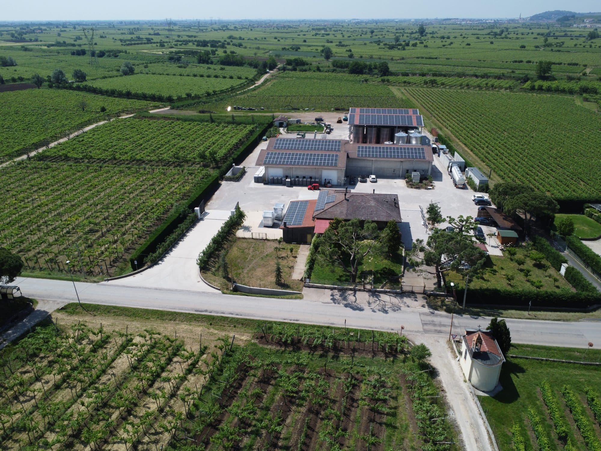 The Ca' del Sette estate seen from above among the vineyards