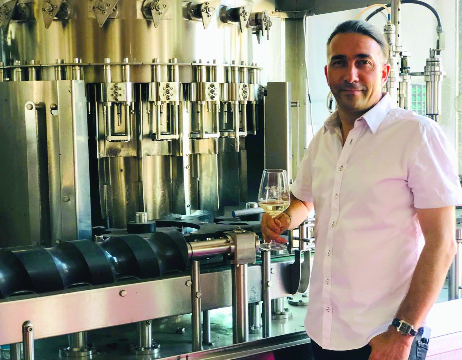 Matteo Pontalto at the bottling line